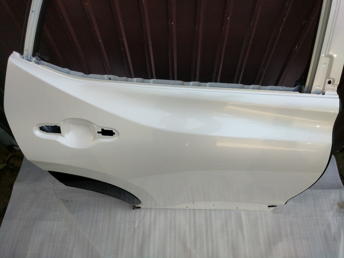 Дверь LEXUS RZ300e XEBM10 11.2023 задн. прав. (б/у)