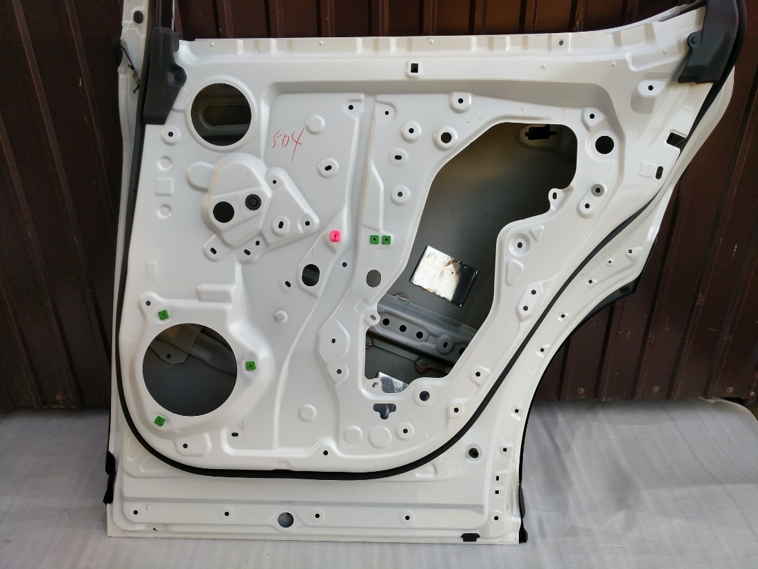 Дверь LEXUS RZ300e XEBM10 11.2023 задн. прав. (б/у)