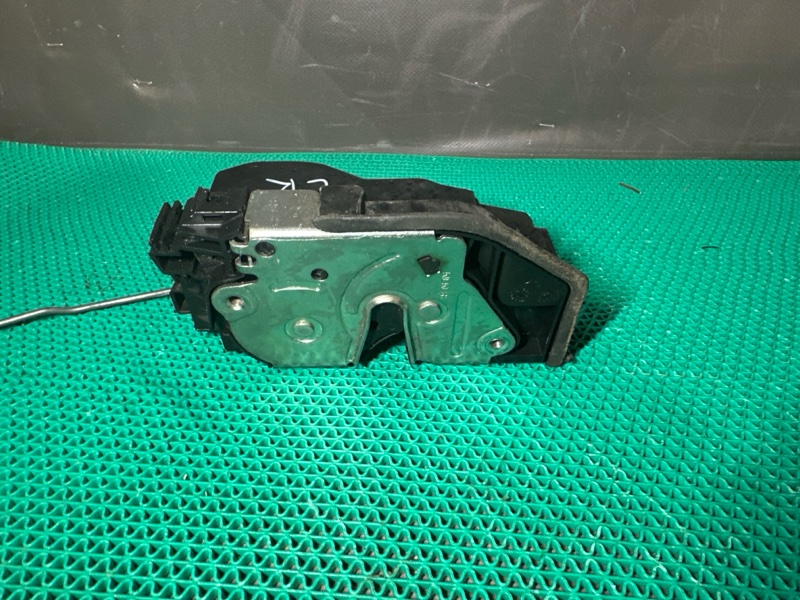 Замок двери BMW 5-Series E60 N52B25A 2009 задн. лев. (б/у)