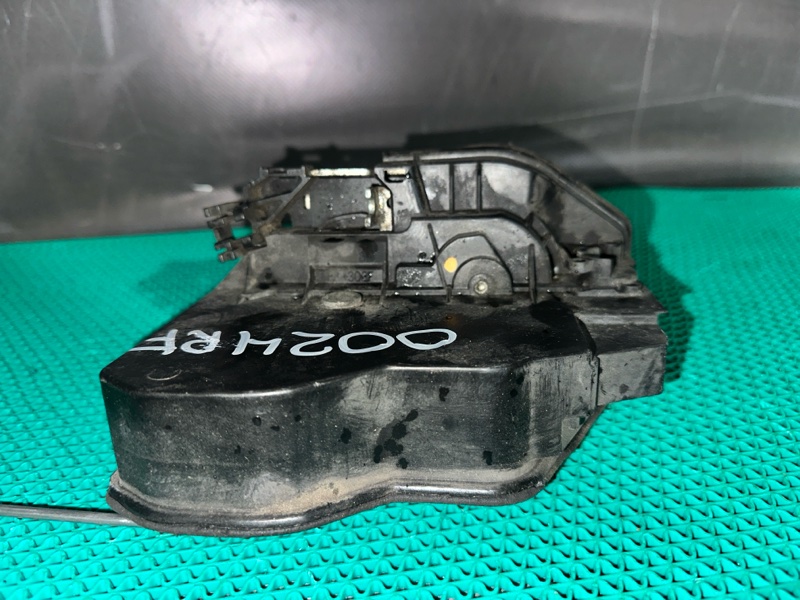 Замок двери BMW X3 E83 N47D20A 2009 перед. прав. (б/у) Замок двери BMW X3 E83 N47D20A 2009 перед. прав. (б/у)