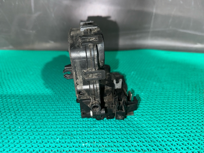 Замок двери BMW 3-Series E90 N46B20B 2005 задн. лев. (б/у)