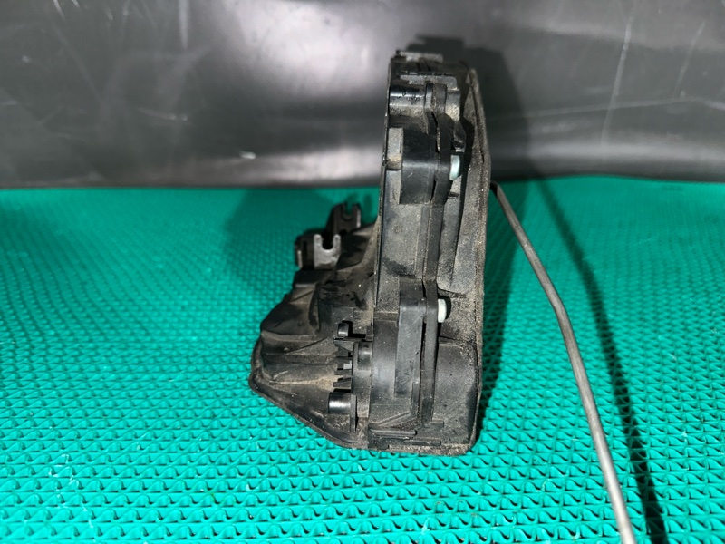 Замок двери BMW 3-Series E90 N46B20B 2005 задн. лев. (б/у)