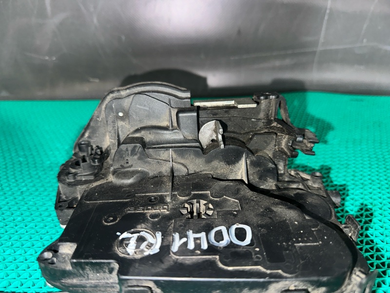 Замок двери BMW 3-Series E90 N46B20B 2005 задн. лев. (б/у)