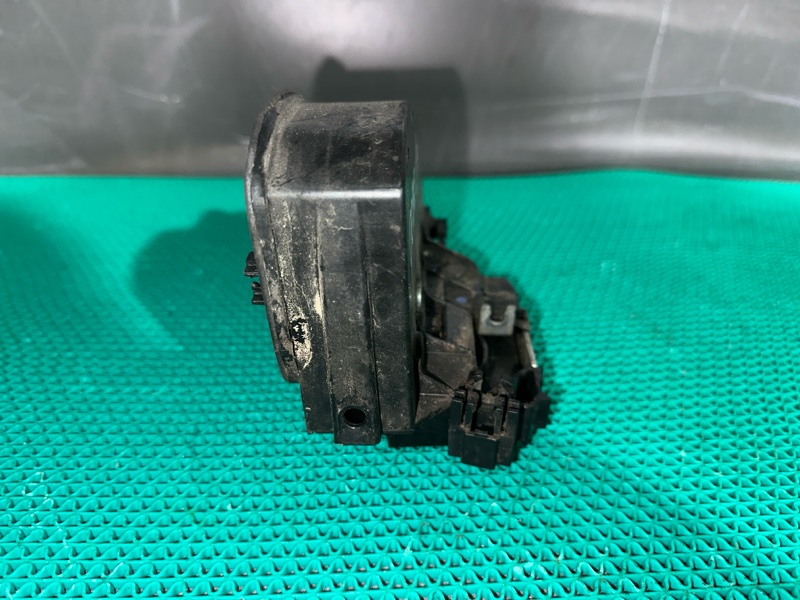 Замок двери BMW 5-Series E60 N52B25A 2009 перед. лев. (б/у) Замок двери BMW 5-Series E60 N52B25A 2009 перед. лев. (б/у)