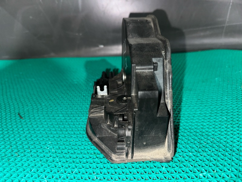 Замок двери BMW 5-Series F10 N47D20C 2012 задн. лев. (б/у)