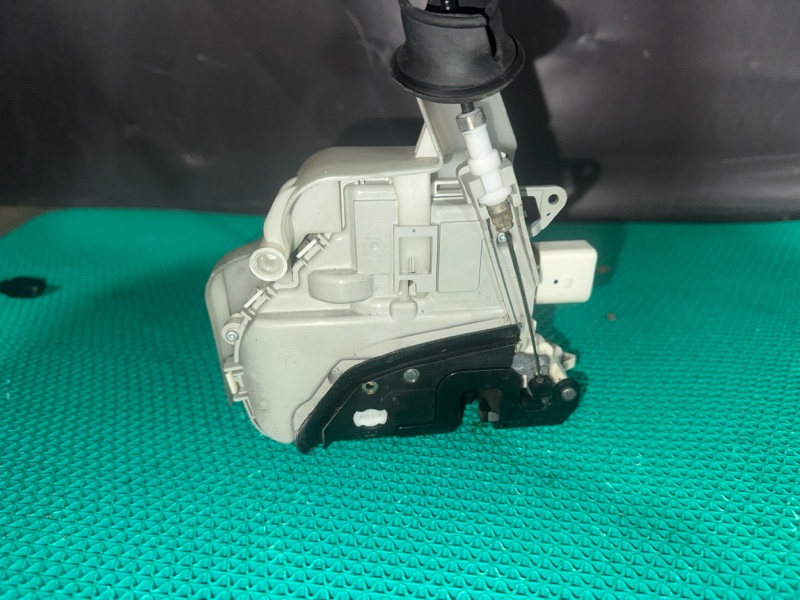 Замок двери Audi A6 4G2 CGLC 2013 перед. лев. (б/у)