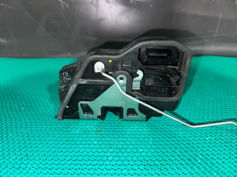 Замок двери BMW 5-Series F10 N47D20C 2012 перед. прав. (б/у)