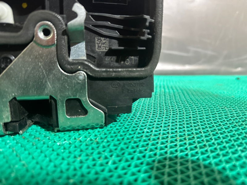 Замок двери BMW 5-Series F10 N47D20C 2012 перед. прав. (б/у)