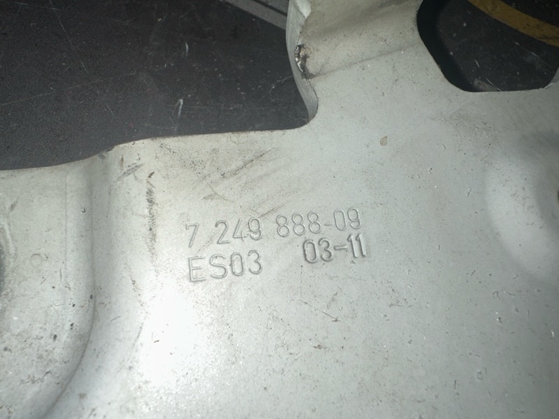 Петля капота правая 5-Series 2011 F10 N47D20C