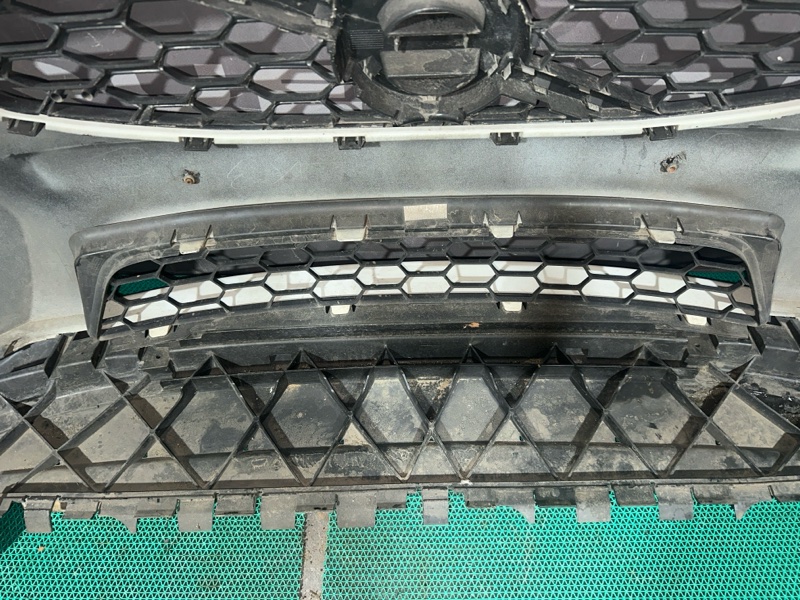 Бампер передний C30 2010 MK B5244S4