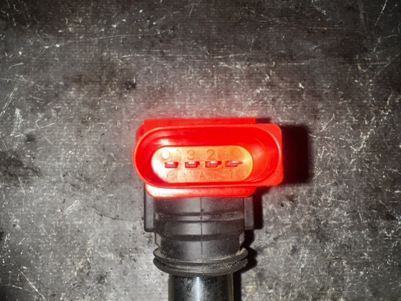 Катушка зажигания A8 2010 D4 CDRA