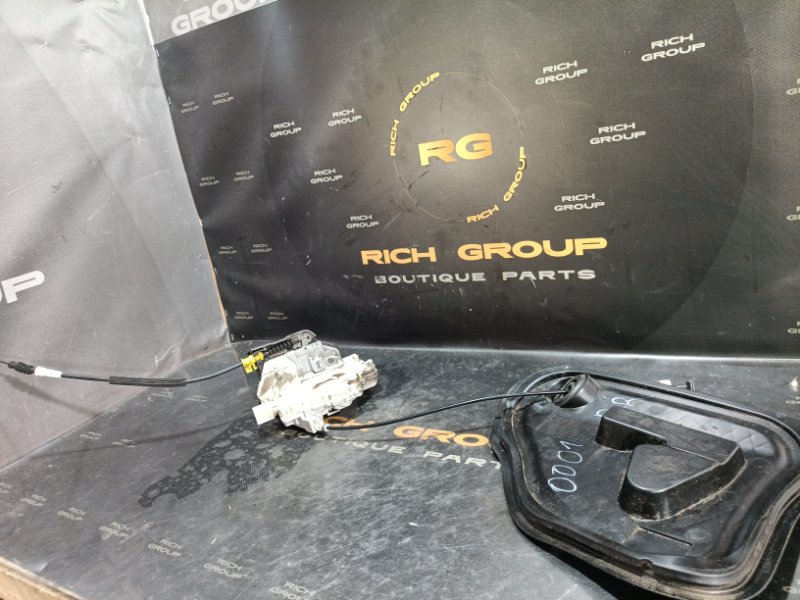 Замок боковой двери задний правый A7 2012 4G CGXB