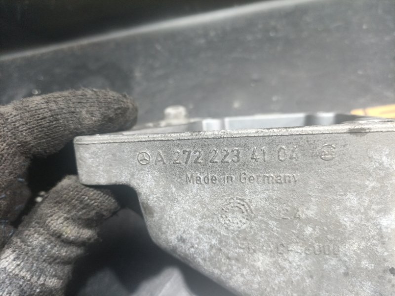 Кронштейн опоры двигателя левый Mercedes-Benz M-Class W164 272.967 контрактная