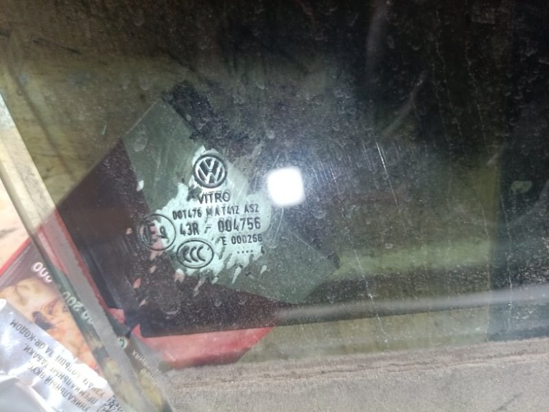 Стекло двери переднее правое Volkswagen Passat 2014 362 CFFB контрактная