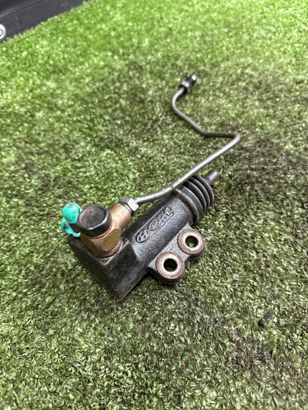 Рабочий цилиндр сцепления Kia Ceed 2 JD 1.4 G4FA 2015 (б/у) Рабочий цилиндр сцепления Kia Ceed 2 JD 1.4 G4FA 2015 (б/у)