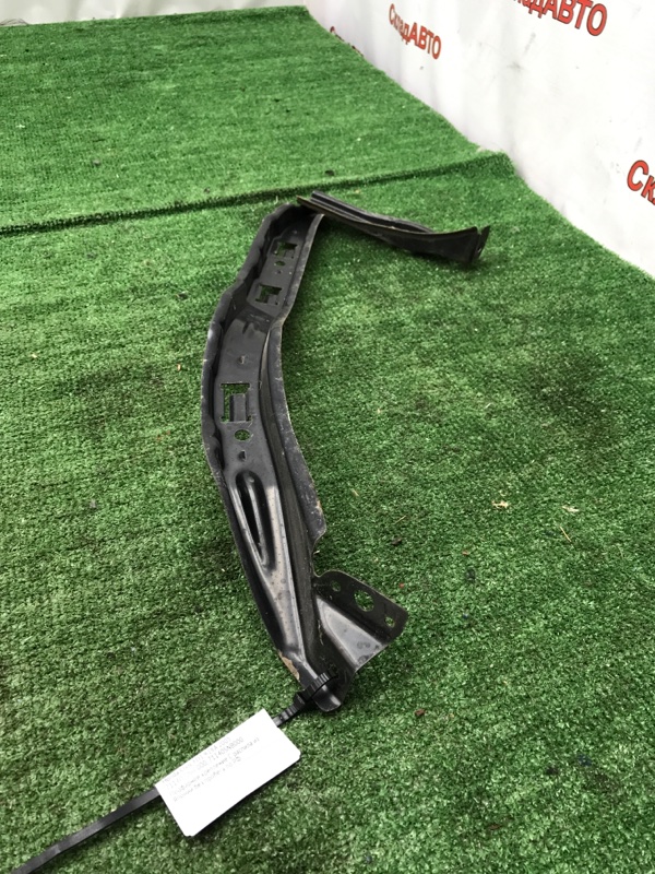 Кронштейн фары Honda Civic FD1 R18A 2005 перед. прав. (б/у) Кронштейн фары Honda Civic FD1 R18A 2005 перед. прав. (б/у)