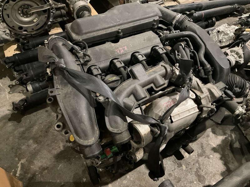 Двигатель Peugeot 3008 1 EP6CDT 2015 (б/у)