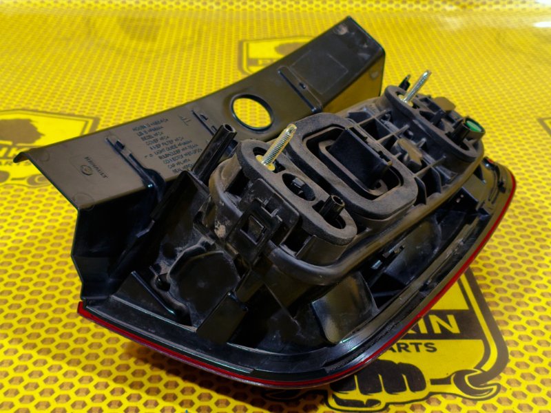 Фонарь в крыло задний левый Renault Duster HS F4R