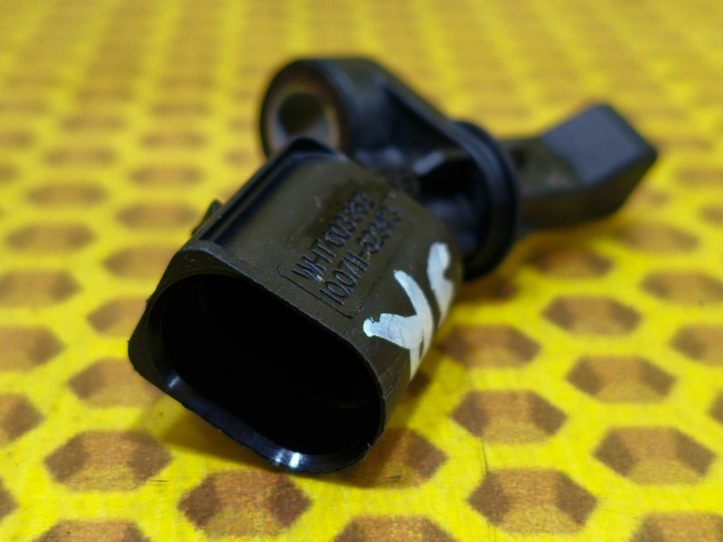 Датчик абс Volkswagen Polo MK2 CWVA 2018 задн. прав. (б/у)