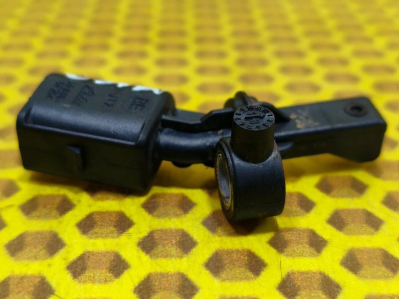 Датчик абс Volkswagen Polo MK2 CWVA 2018 задн. прав. (б/у)