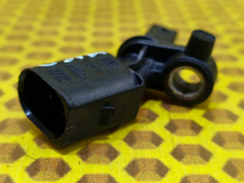 Датчик абс Volkswagen Polo MK2 CWVA 2018 задн. прав. (б/у)