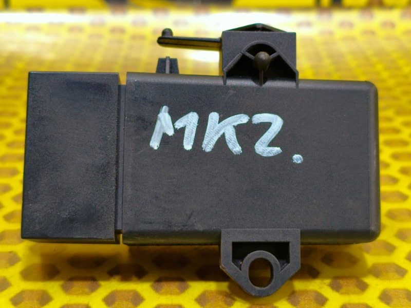 Блок управления подогревом сидений Volkswagen Polo MK2 CWVA 2018 (б/у) Блок управления подогревом сидений Volkswagen Polo MK2 CWVA 2018 (б/у)