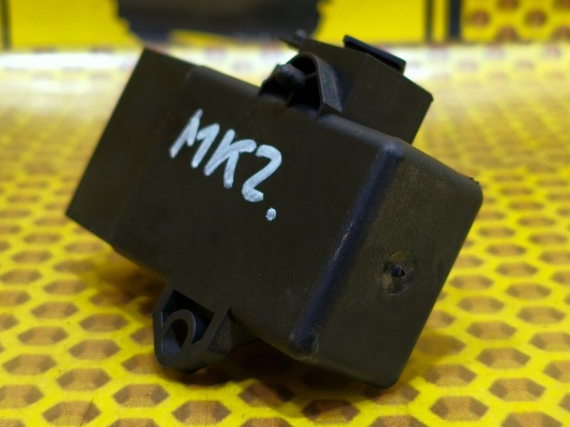 Блок управления подогревом сидений Volkswagen Polo MK2 CWVA 2018 (б/у) Блок управления подогревом сидений Volkswagen Polo MK2 CWVA 2018 (б/у)