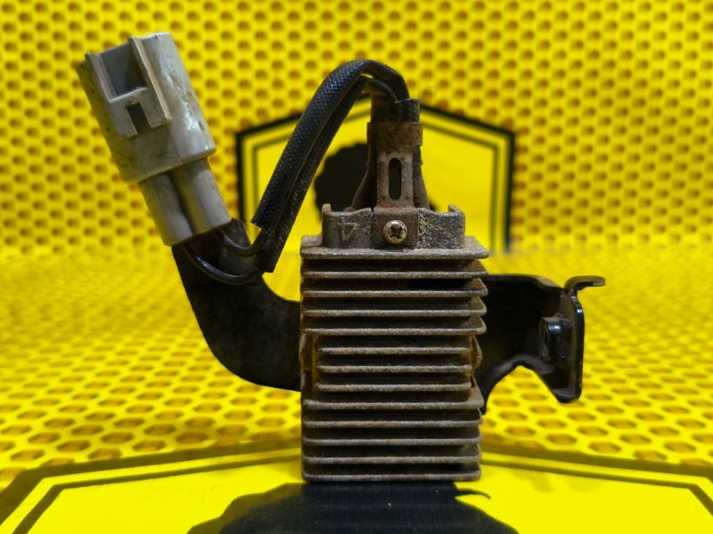 Резистор вентилятора охлаждения Toyota Camry MCV30 1MZFE 2004 (б/у)