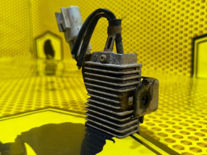 Резистор вентилятора охлаждения Toyota Camry MCV30 1MZFE 2004 (б/у)