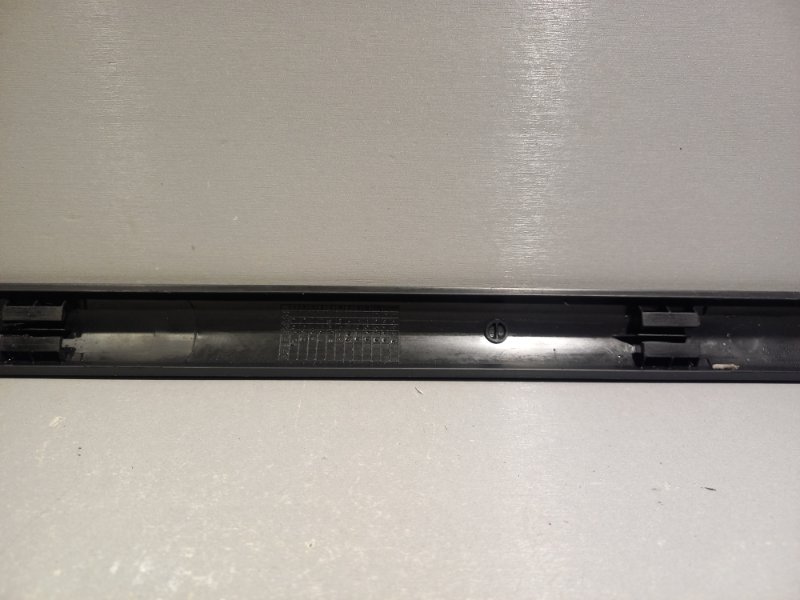 Молдинг на дверь RENAULT LOGAN K7JA710 2008 перед. лев. (б/у) Молдинг на дверь RENAULT LOGAN K7JA710 2008 перед. лев. (б/у)