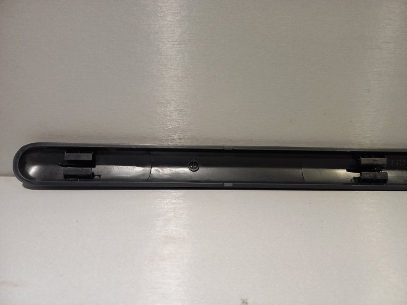 Молдинг на дверь RENAULT LOGAN K7JA710 2008 перед. лев. (б/у) Молдинг на дверь RENAULT LOGAN K7JA710 2008 перед. лев. (б/у)