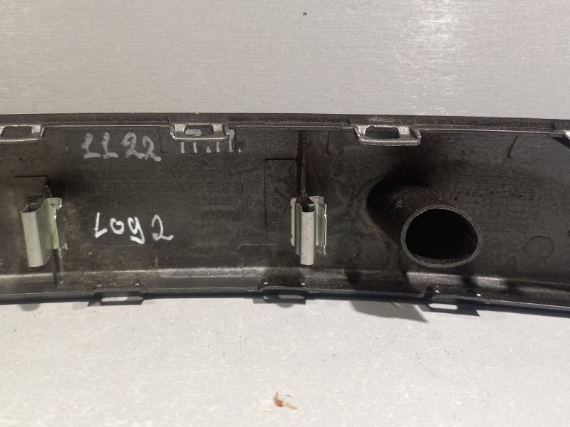 НАКЛАДКА ДВЕРИ RENAULT LOGAN 2 K7MA812 2014 перед. прав. (б/у)