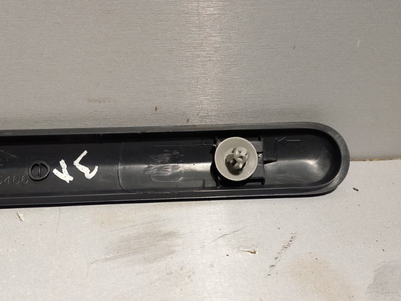 Молдинг на дверь RENAULT LOGAN K7JA710 2009 задн. лев. (б/у)