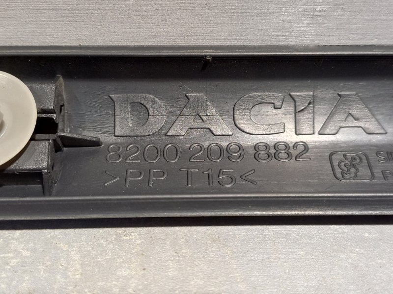 Молдинг на дверь RENAULT LOGAN K7JA710 2009 задн. лев. (б/у)