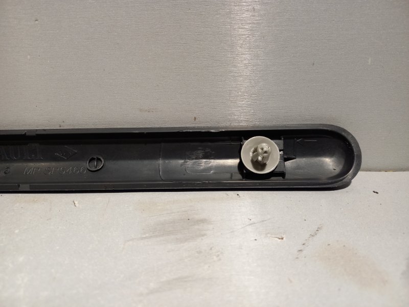 Молдинг на дверь RENAULT LOGAN K7JA710 2009 задн. прав. (б/у)