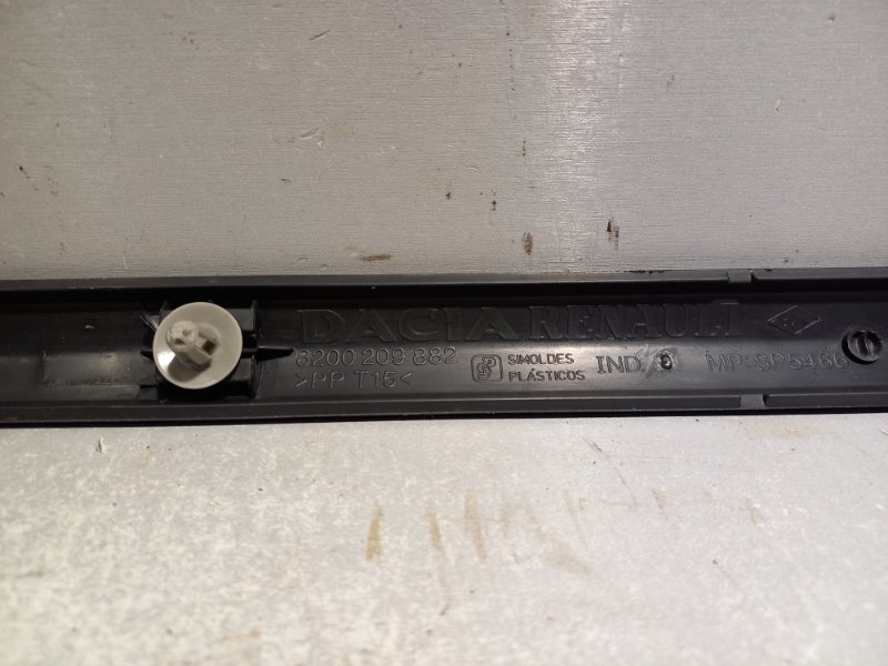 Молдинг на дверь RENAULT LOGAN K7JA710 2009 задн. прав. (б/у)