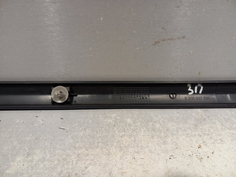 Молдинг на дверь RENAULT LOGAN K7JA710 2009 задн. прав. (б/у)