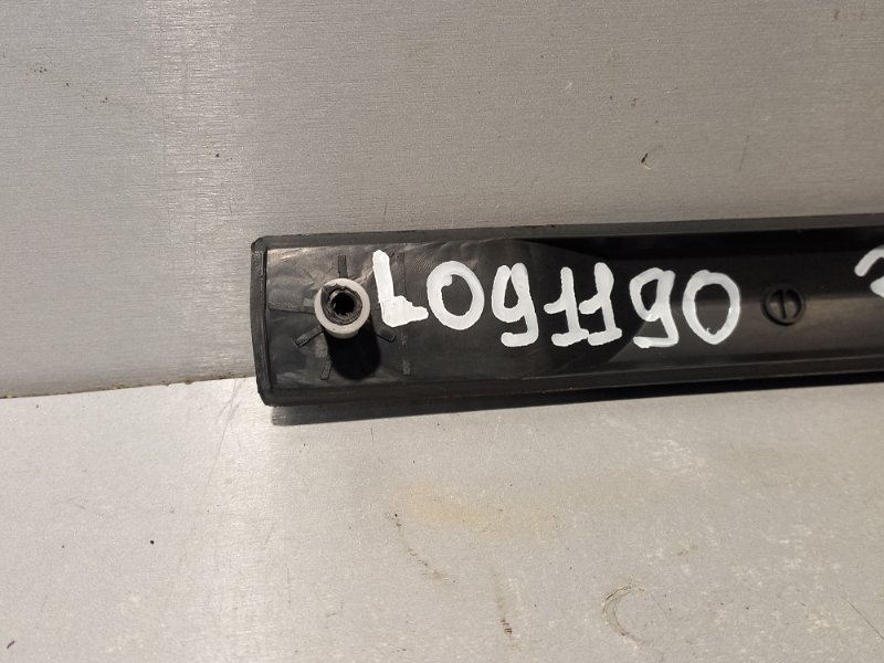 Молдинг на дверь RENAULT LOGAN K7JA710 2009 задн. прав. (б/у)