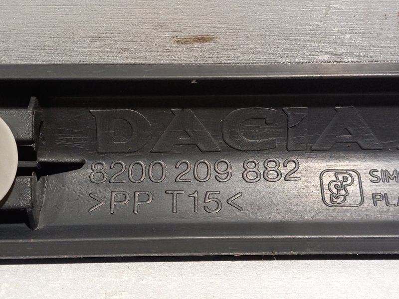 Молдинг на дверь RENAULT LOGAN K7JA710 2009 задн. прав. (б/у)