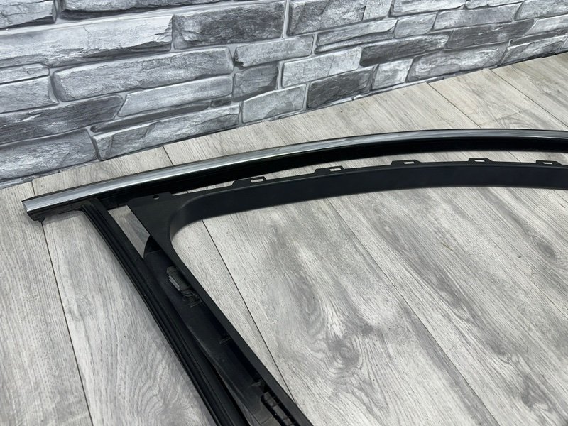 Уплотнитель стекла двери FORD Mondeo 4 2012 перед. прав. (б/у)