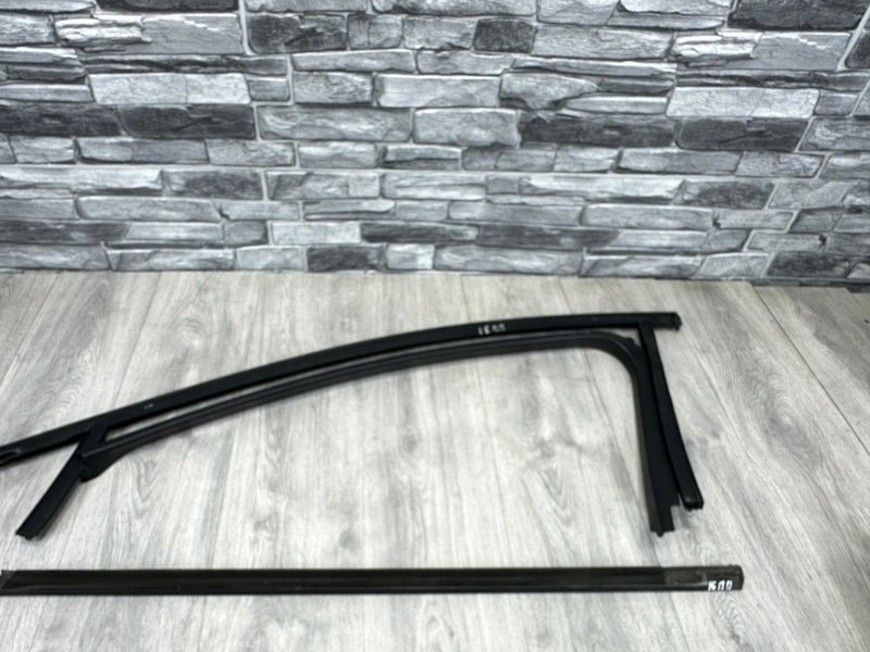 Уплотнитель стекла двери FORD Mondeo 4 2012 перед. прав. (б/у)