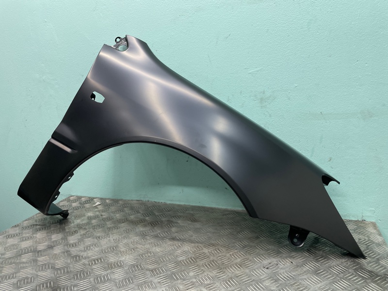 Крыло правое Mitsubishi Lancer 9