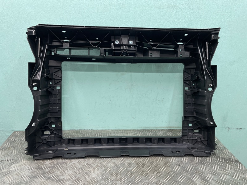 Панель Touran / Caddy 10-15г