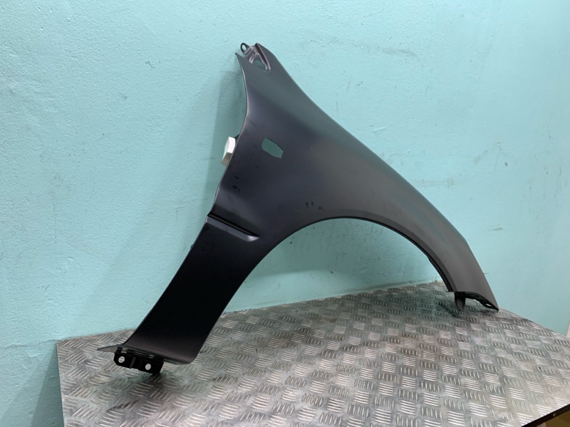 Крыло правое Lancer 9 02-10г