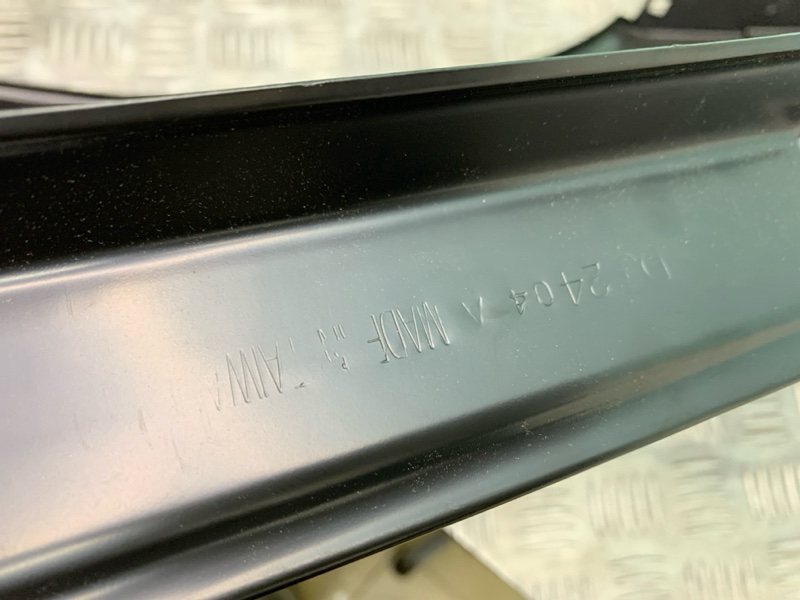 Крыло правое Lancer 9 02-10г