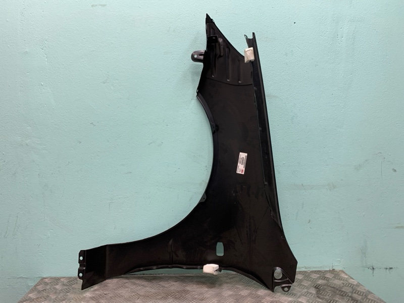 Крыло правое Lancer 9 02-10г