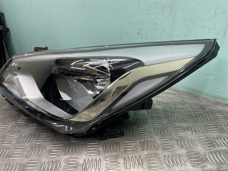 Фара левая Hyundai Solaris