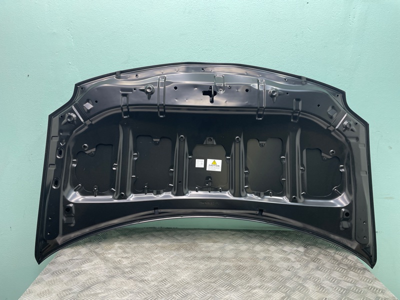 Капот Auris 06-12г