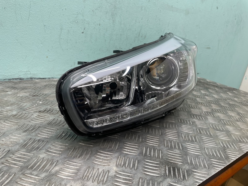 Фара левая Ceed LED 12-18г