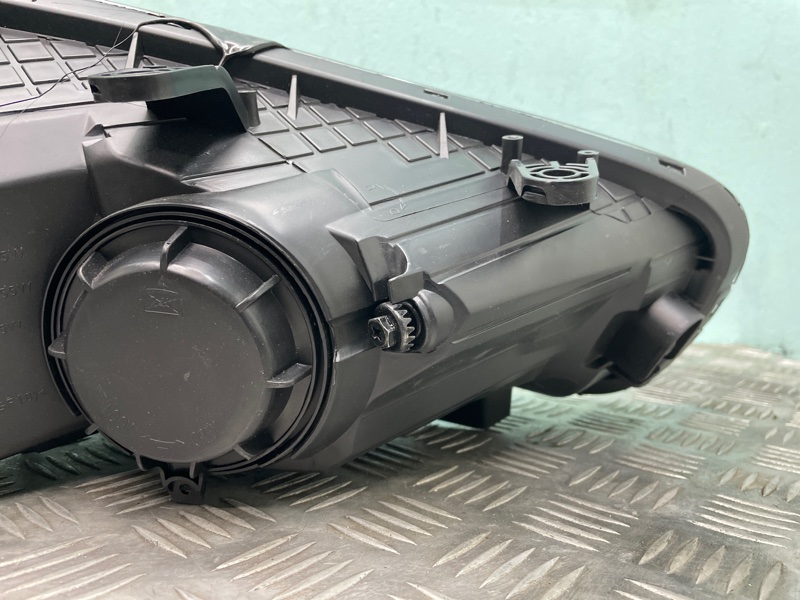 Фара левая Ceed LED 12-18г